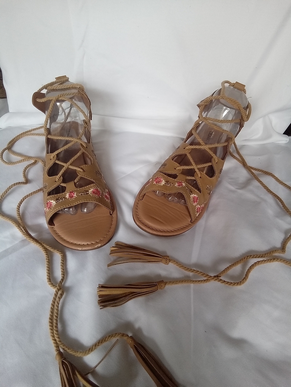 Celebrity Pink Tan Lace-Up Embroidered Gladiator Sandals 8.5